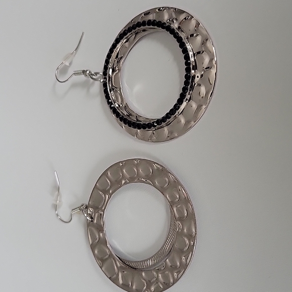 Earrings and bracelet set - Picture 3 of 5